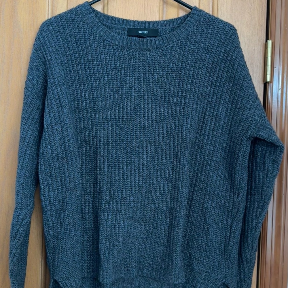 Forever 21 Women’s Charcoal Crew Neck Sweater size L
